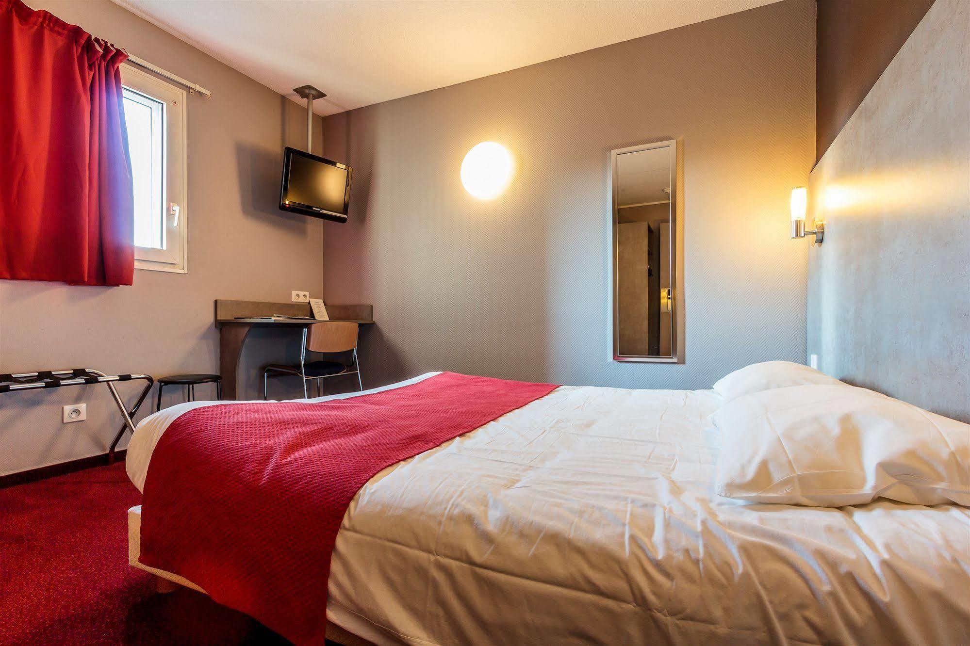 Hotel Lune Etoile Clermont-Ferrand Exterior foto